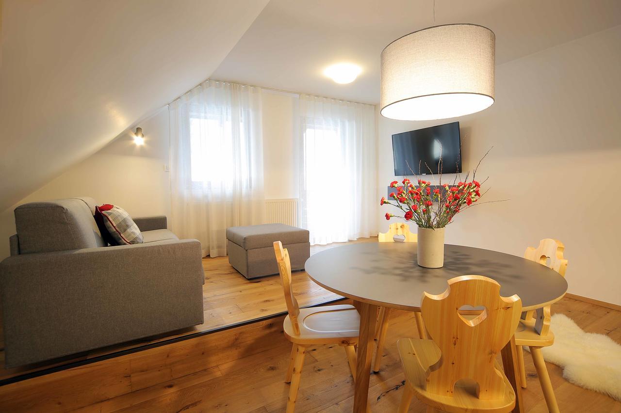 Apartments And Rooms Kaja Kranjska Gora Luaran gambar